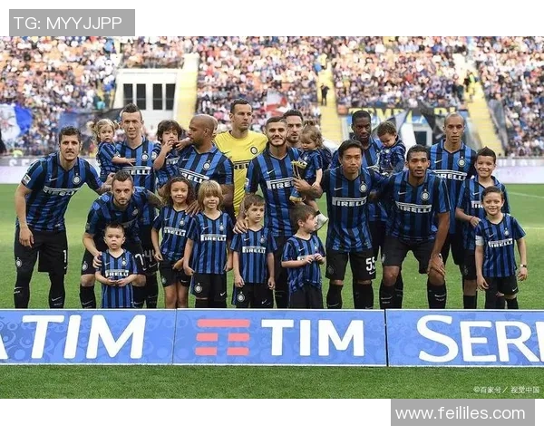 德甲精彩对决：里昂与那不勒斯激战成平局引发全场热议